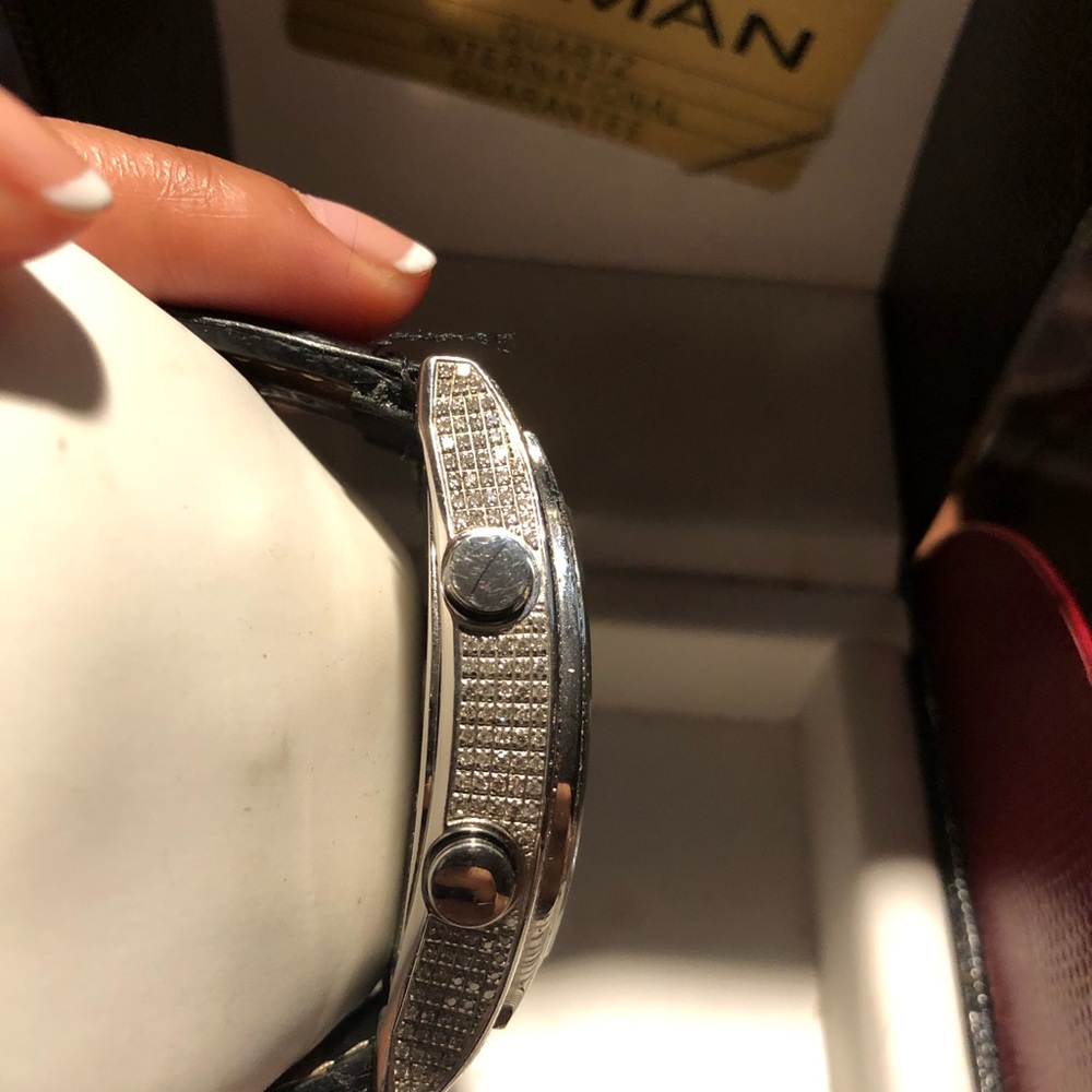 Diamond watch - Picture 6 of 7